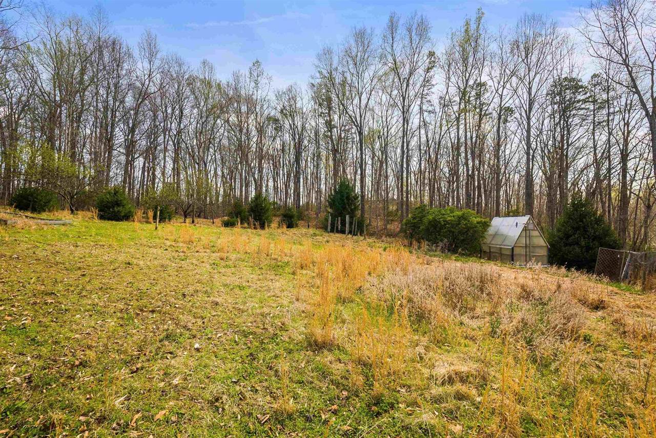 553 Hidden Valleys Rd, Palmyra, VA 22963