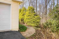 553 Hidden Valleys Rd, Palmyra, VA 22963