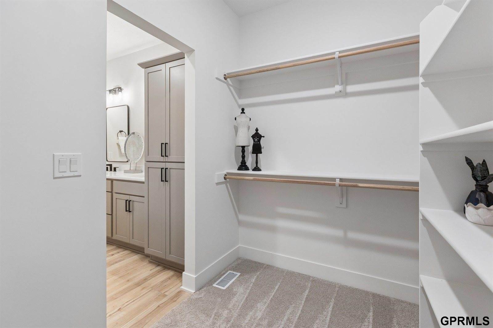 6317 South 208 Avenue, Elkhorn, NE 68022