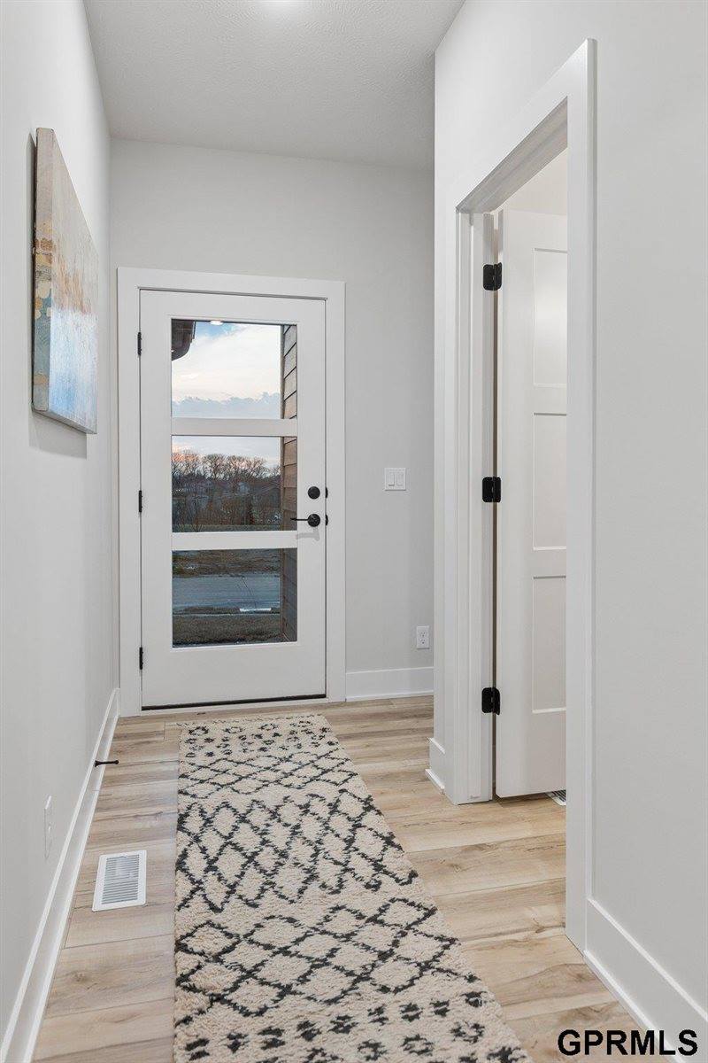 6317 South 208 Avenue, Elkhorn, NE 68022