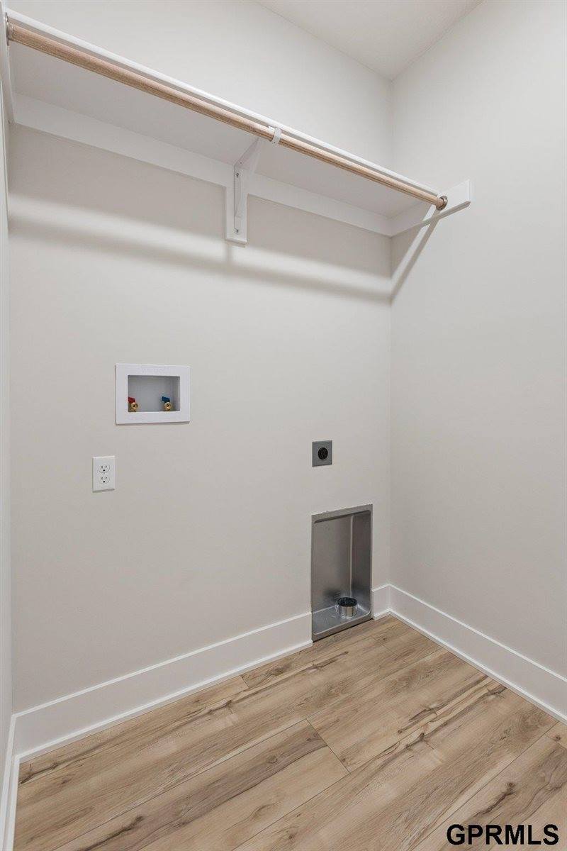 6317 South 208 Avenue, Elkhorn, NE 68022