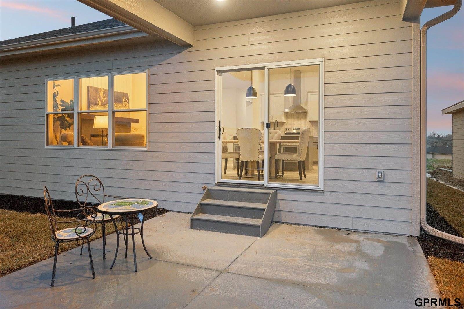 6317 South 208 Avenue, Elkhorn, NE 68022