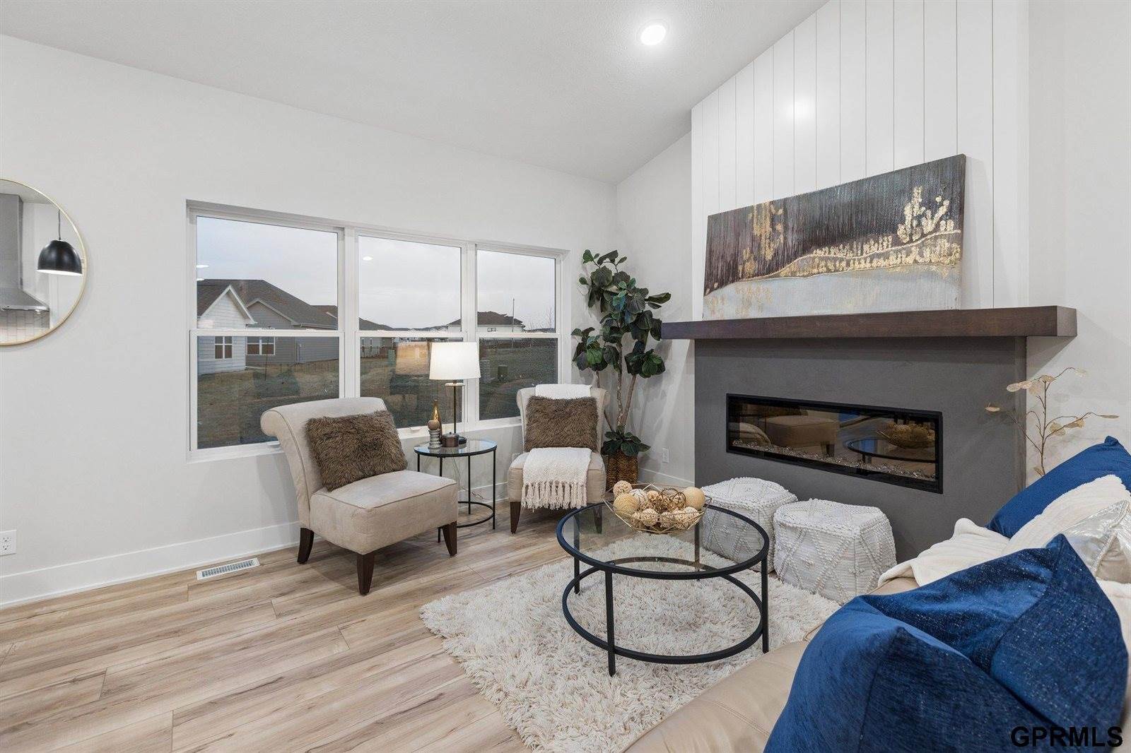 6317 South 208 Avenue, Elkhorn, NE 68022