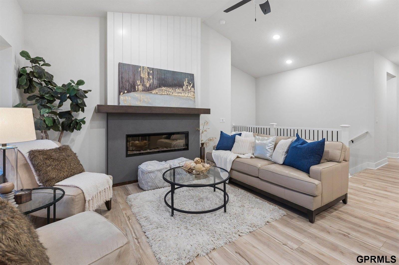 6317 South 208 Avenue, Elkhorn, NE 68022