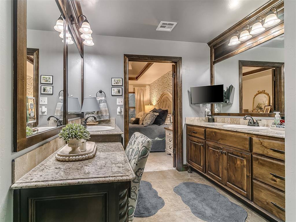 5808 Lindhurst Road, Edmond, OK 73034