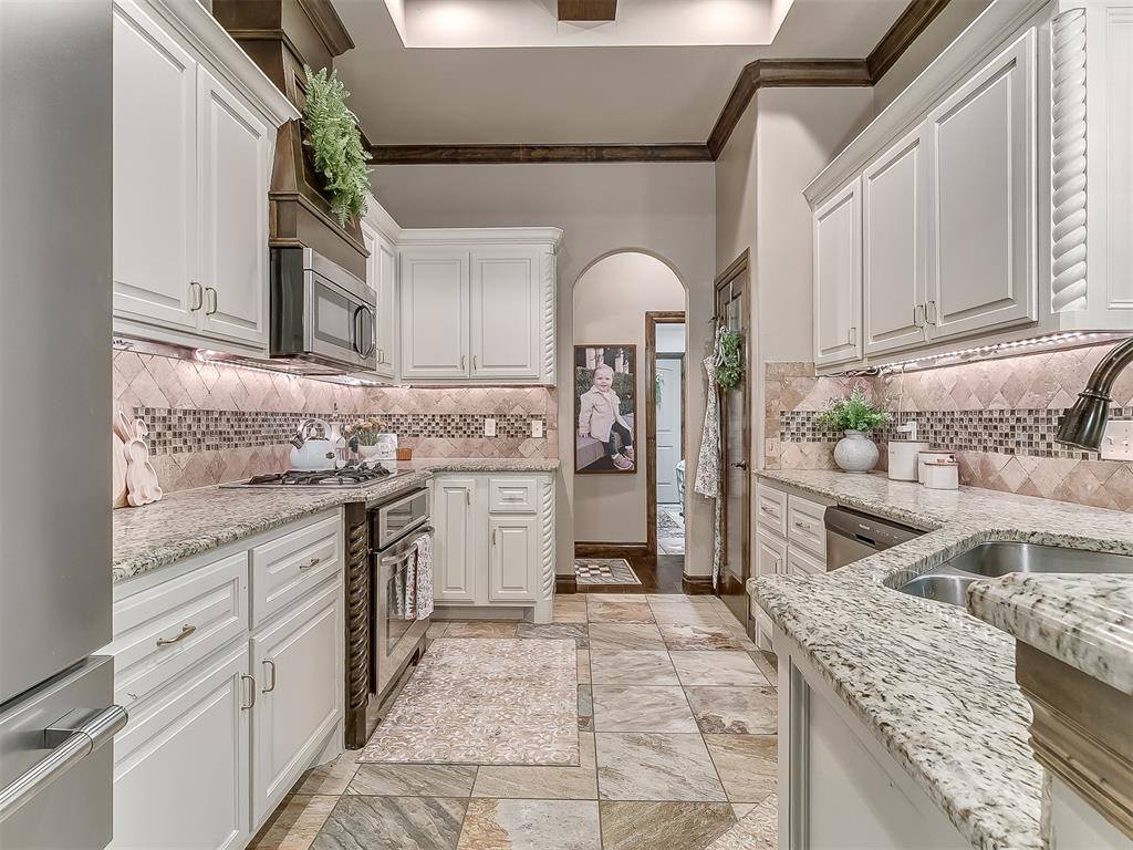 5808 Lindhurst Road, Edmond, OK 73034