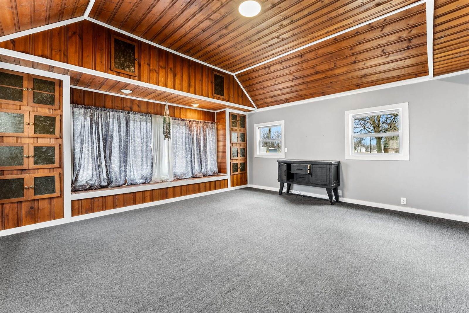 502 7th Avenue, Camanche, IA 52730