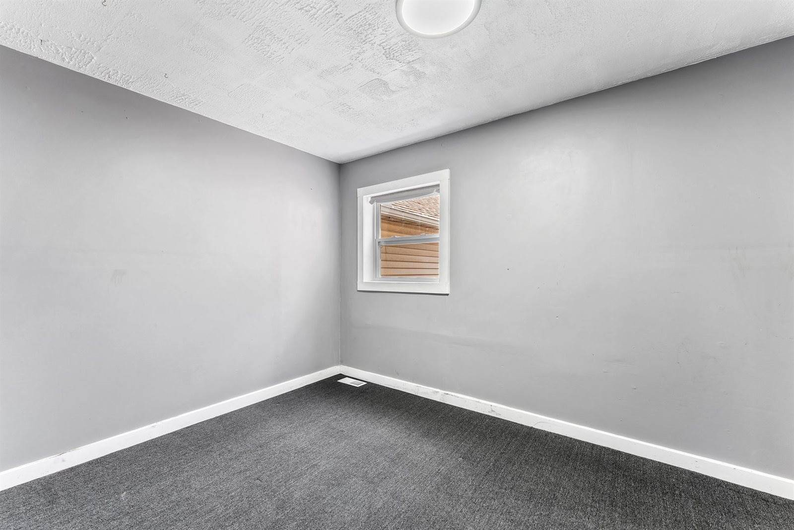 502 7th Avenue, Camanche, IA 52730