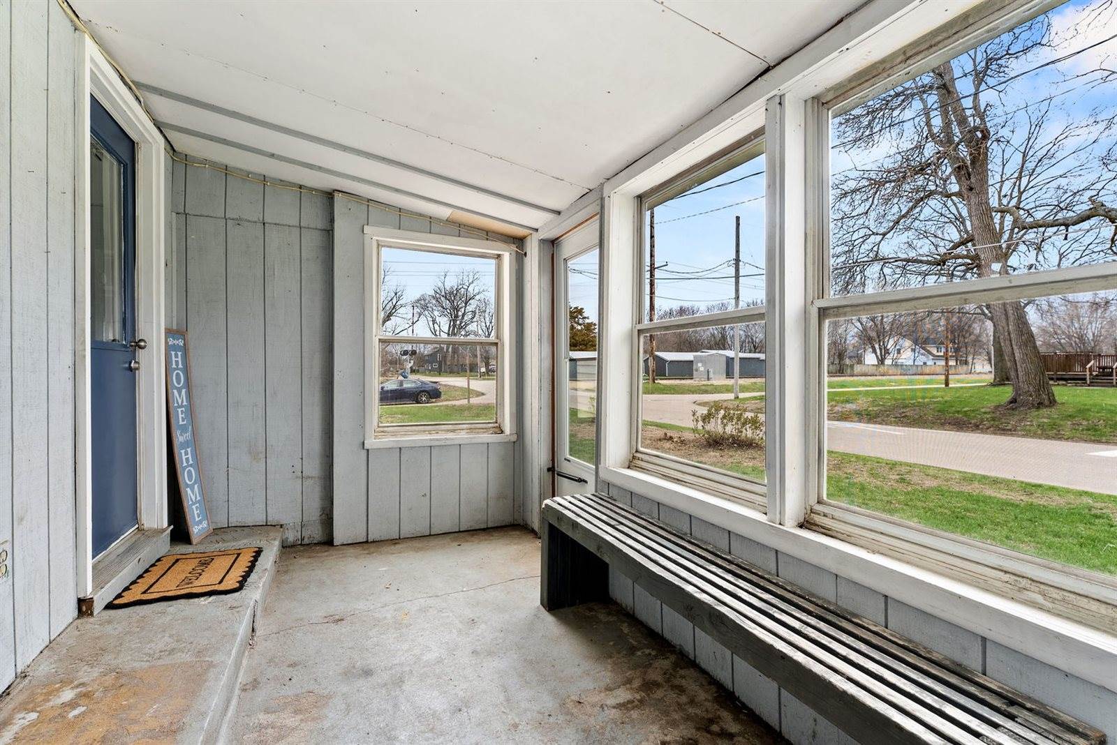 502 7th Avenue, Camanche, IA 52730