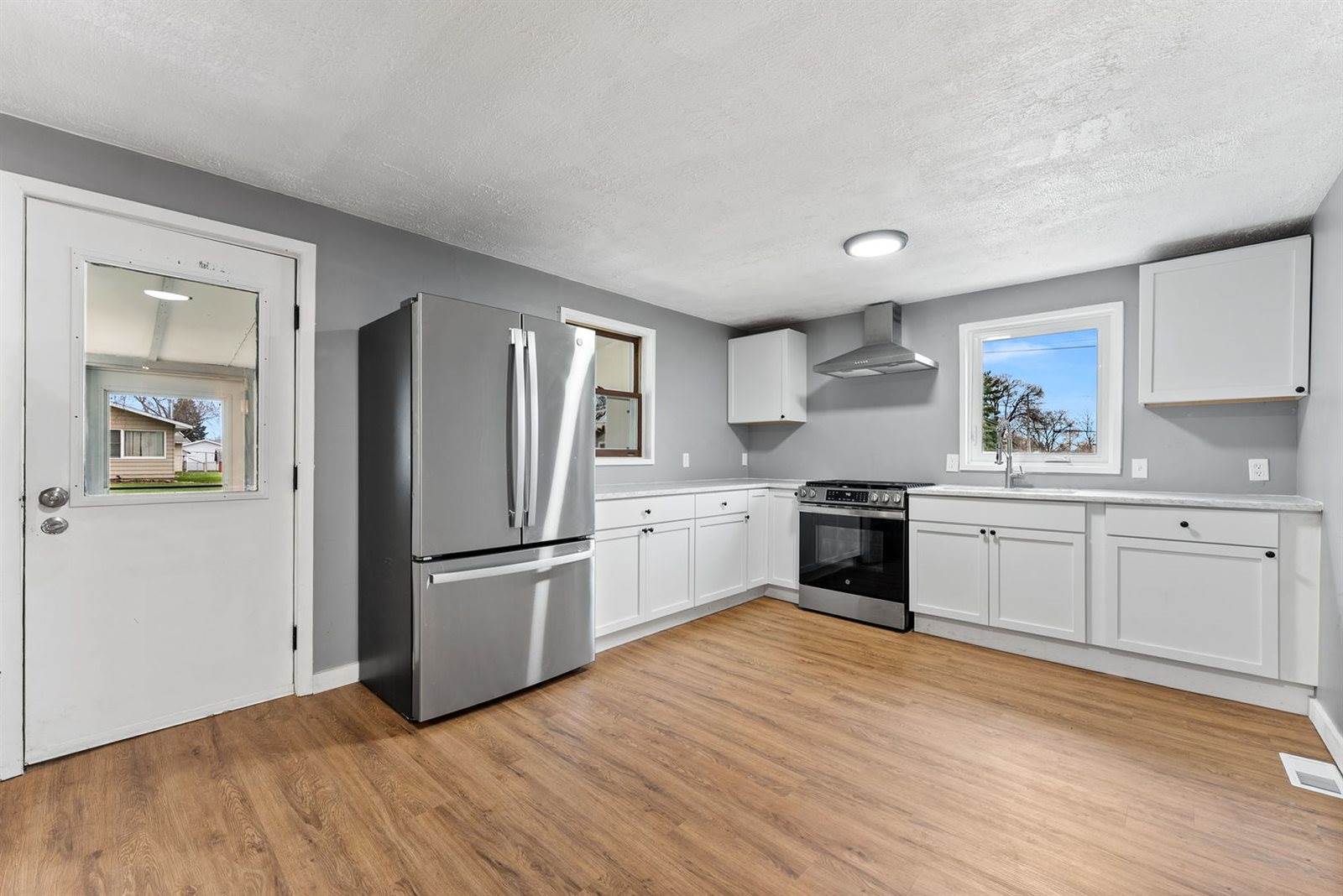 502 7th Avenue, Camanche, IA 52730