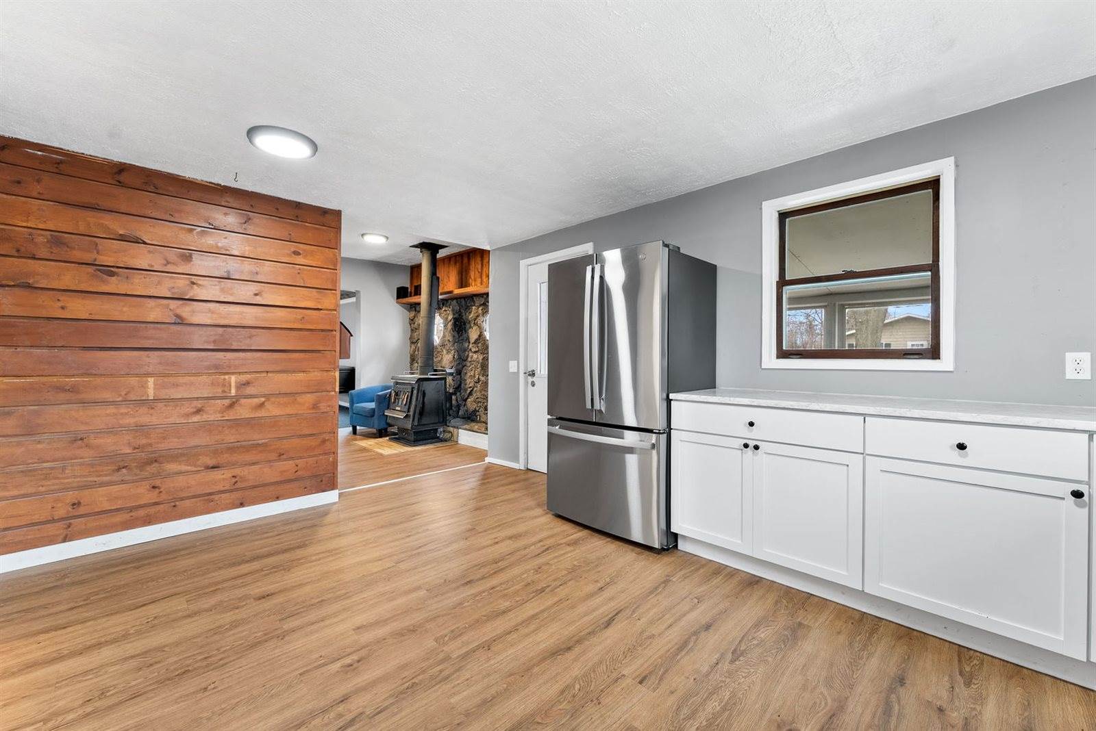 502 7th Avenue, Camanche, IA 52730