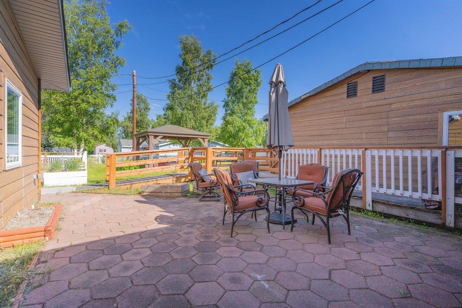 109 Fifth Avenue, North Pole, AK 99705