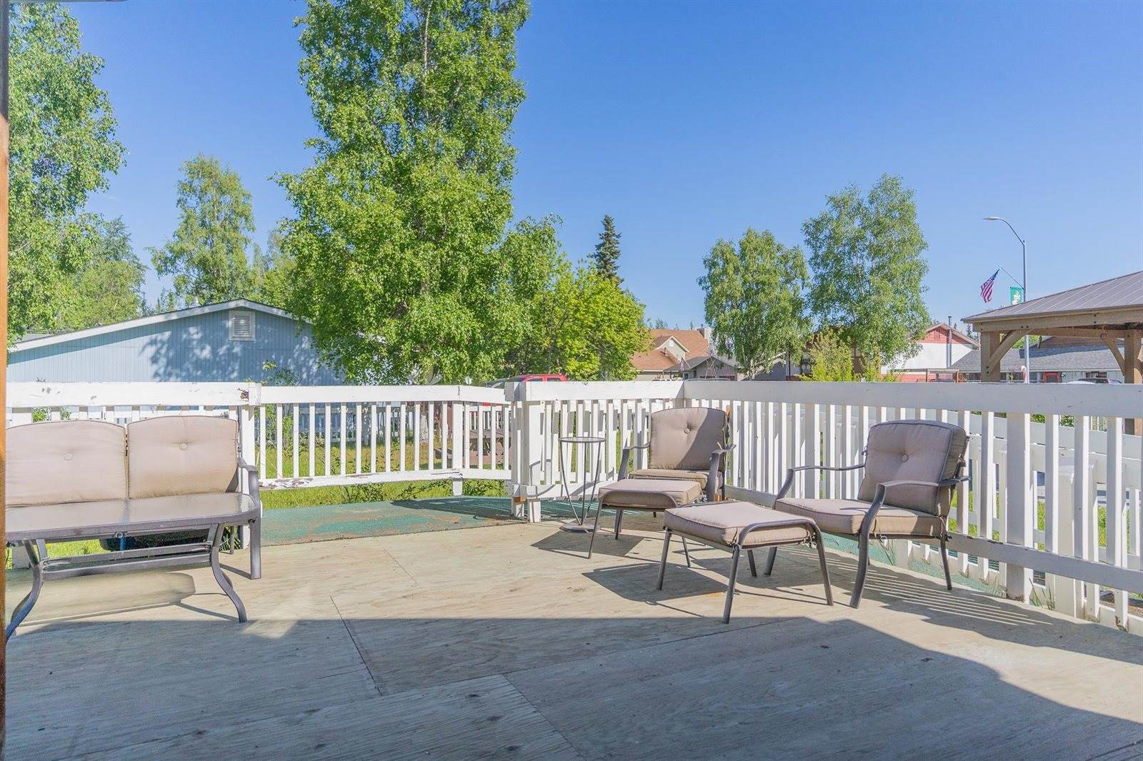 109 Fifth Avenue, North Pole, AK 99705