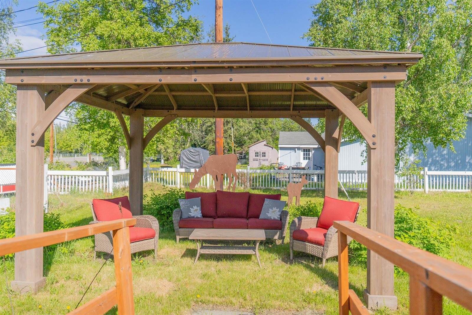 109 Fifth Avenue, North Pole, AK 99705