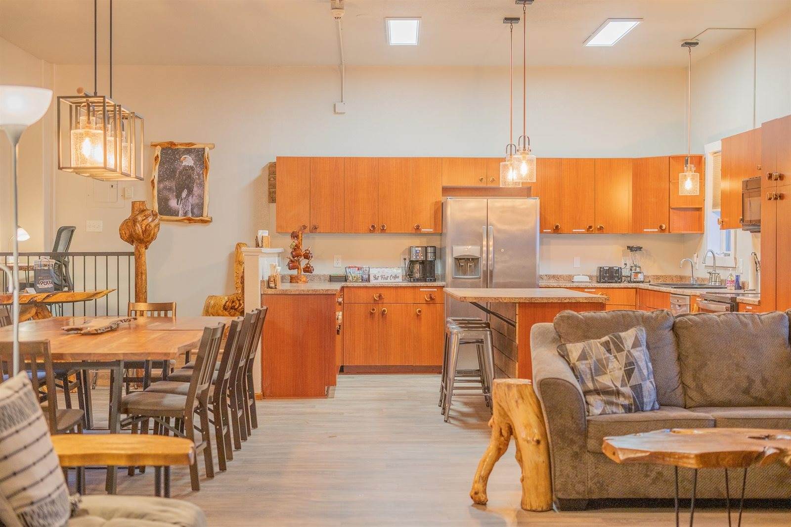 109 Fifth Avenue, North Pole, AK 99705