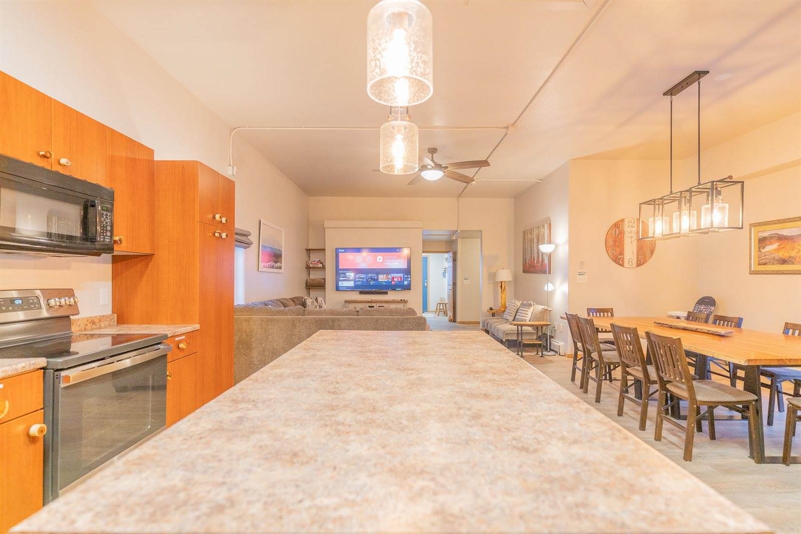 109 Fifth Avenue, North Pole, AK 99705