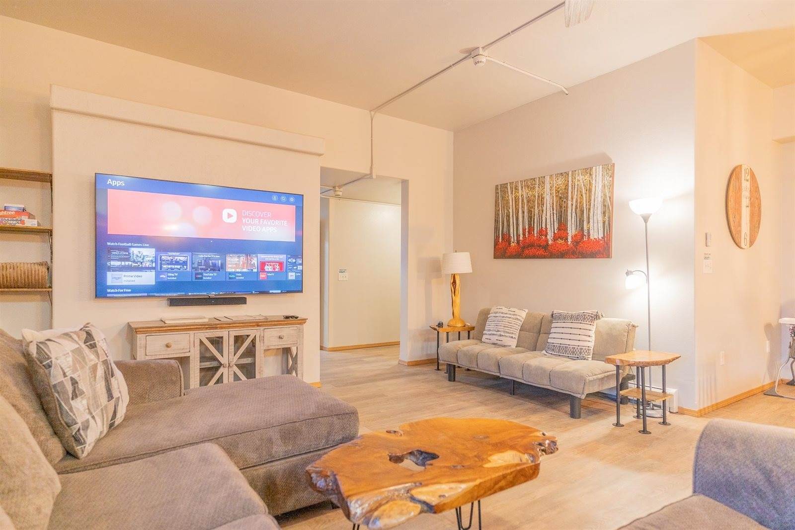 109 Fifth Avenue, North Pole, AK 99705