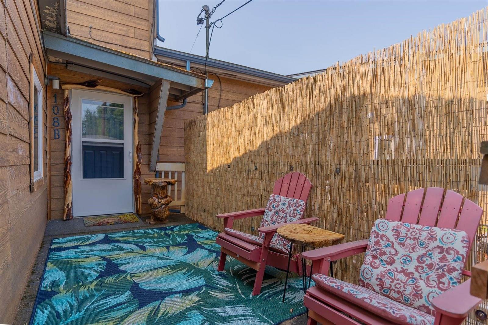 109 Fifth Avenue, North Pole, AK 99705