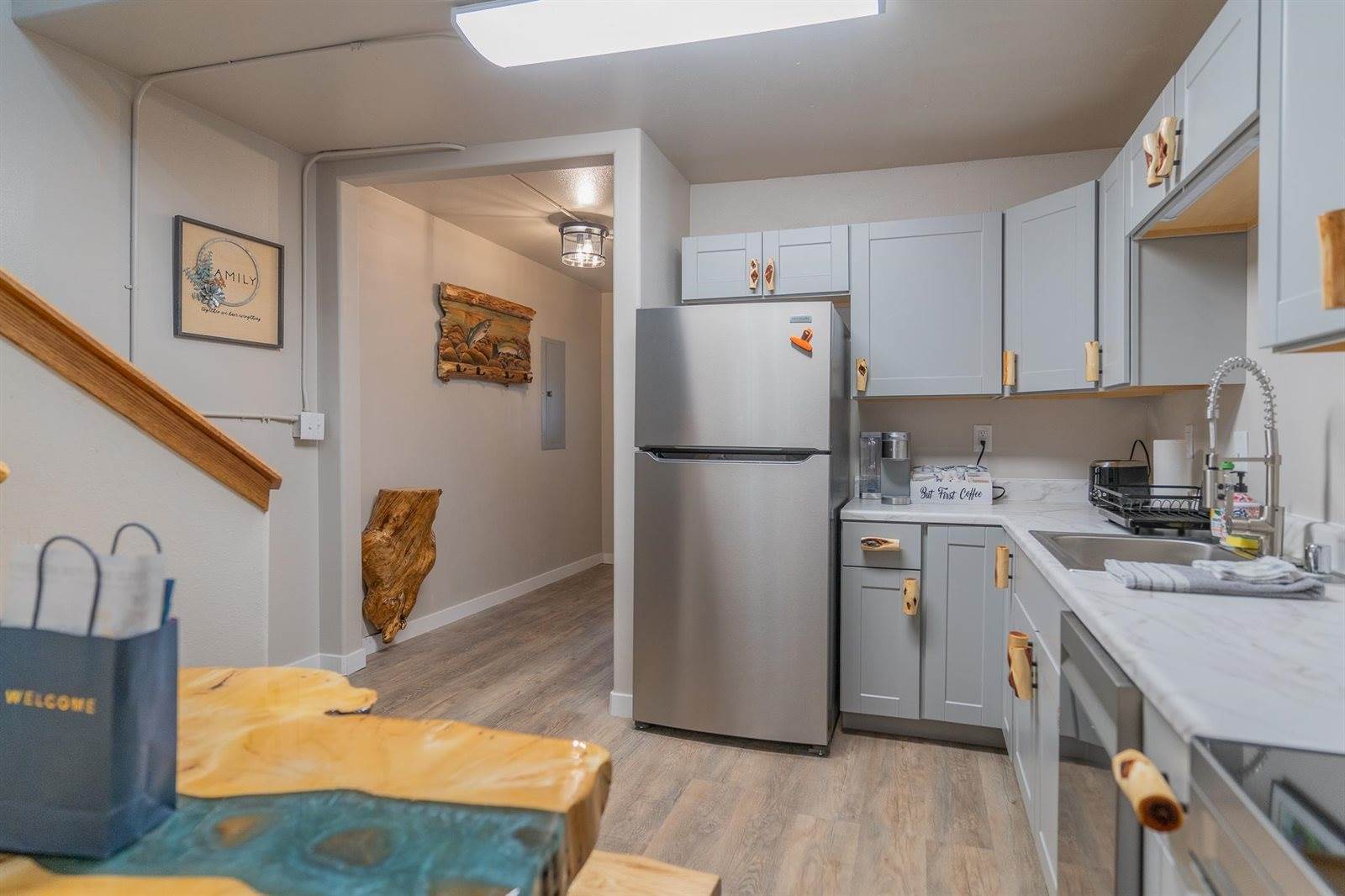 109 Fifth Avenue, North Pole, AK 99705