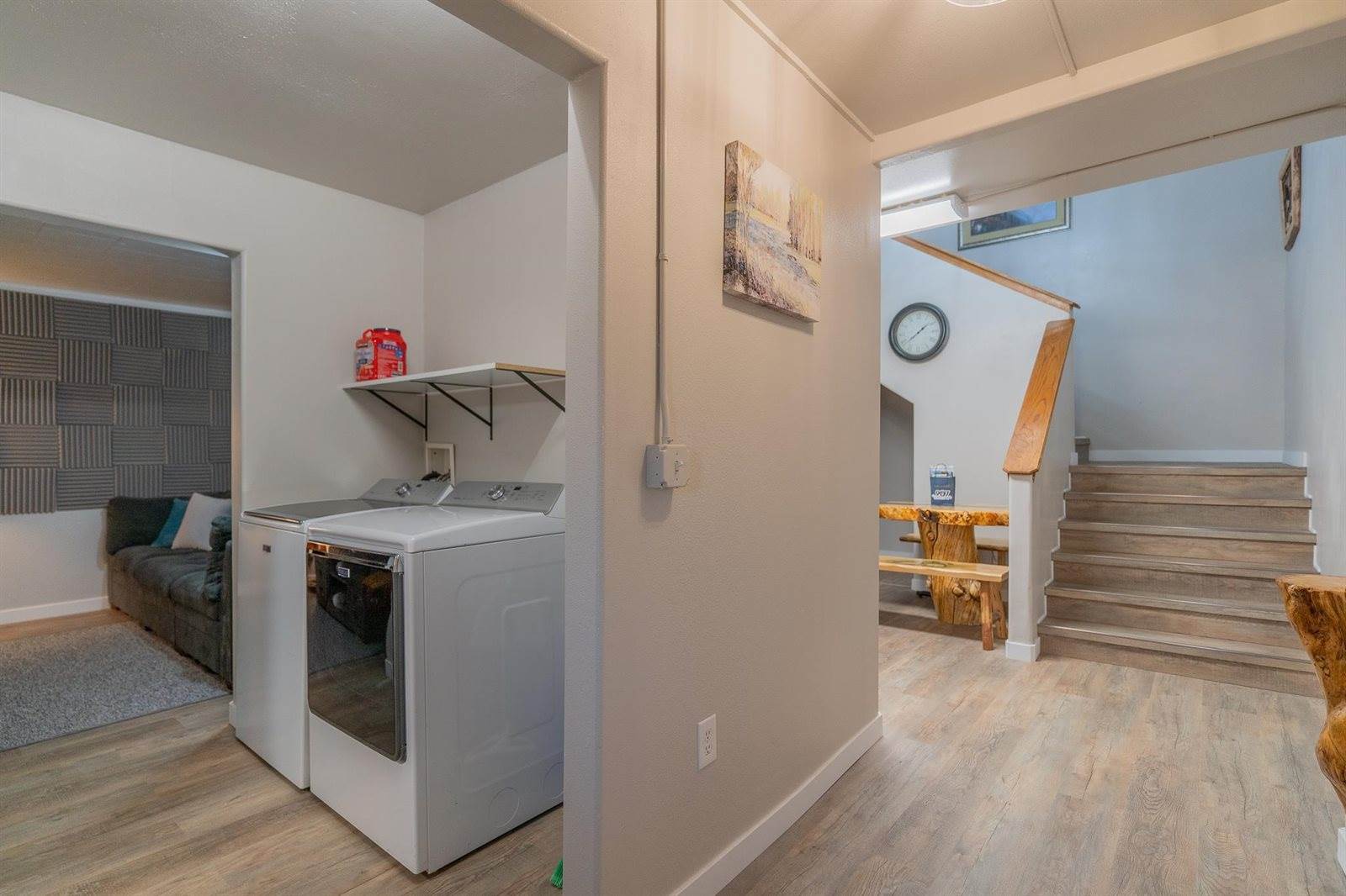 109 Fifth Avenue, North Pole, AK 99705