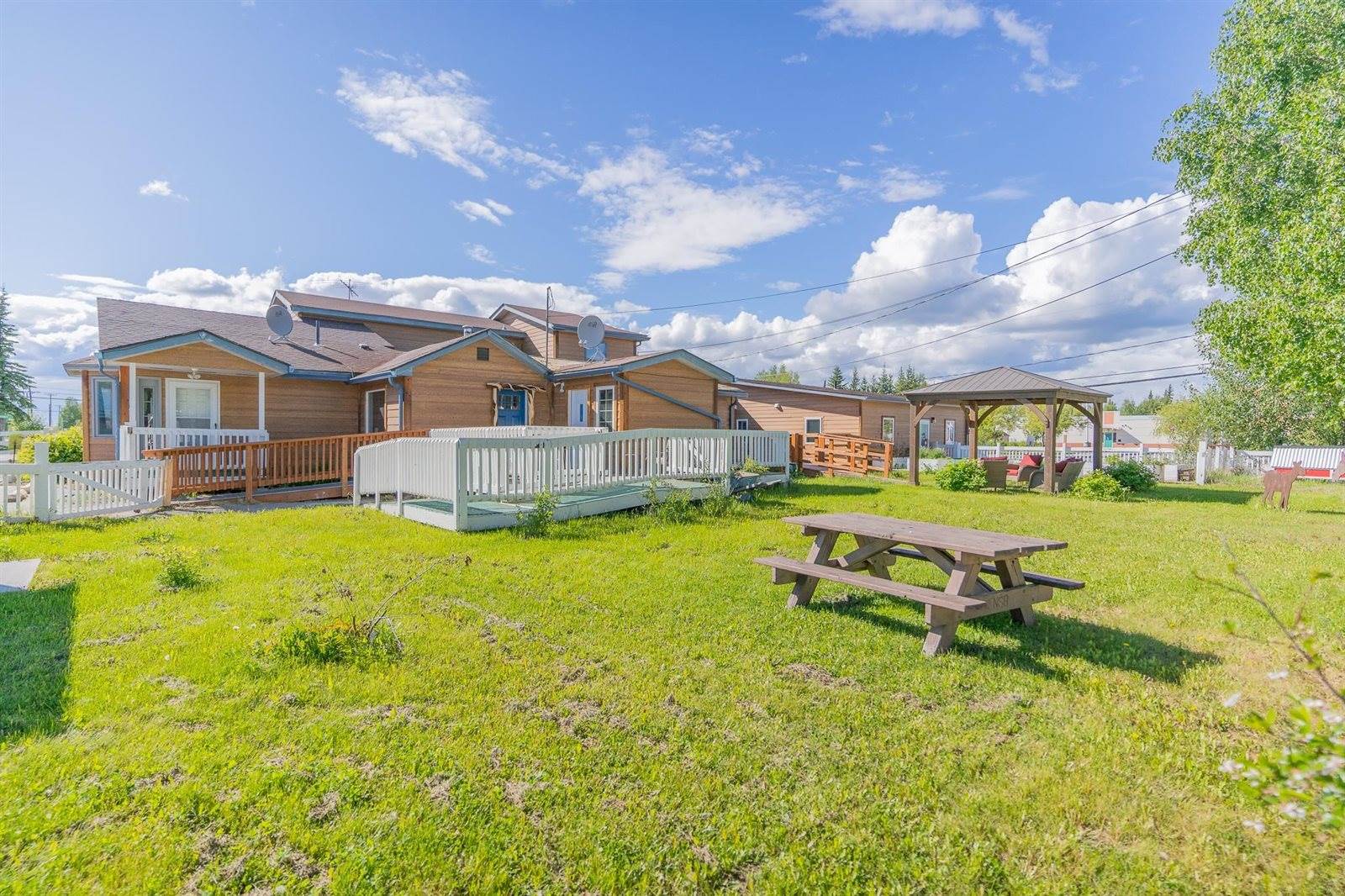 109 Fifth Avenue, North Pole, AK 99705