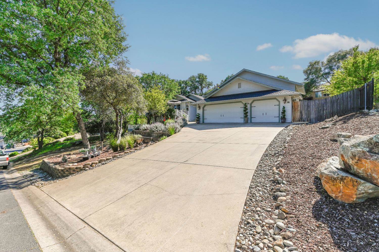 234 Mistletoe Court, Angels Camp, CA 95222