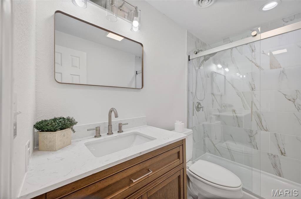 22655 Lap Lane, Waynesville, MO 65583