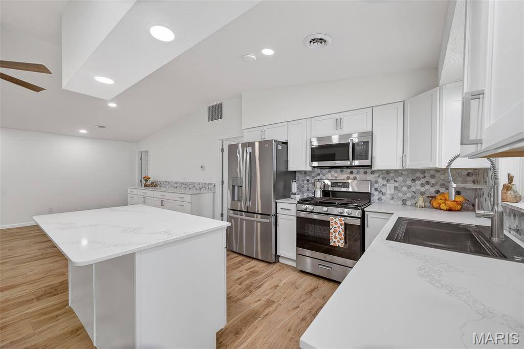 22655 Lap Lane, Waynesville, MO 65583