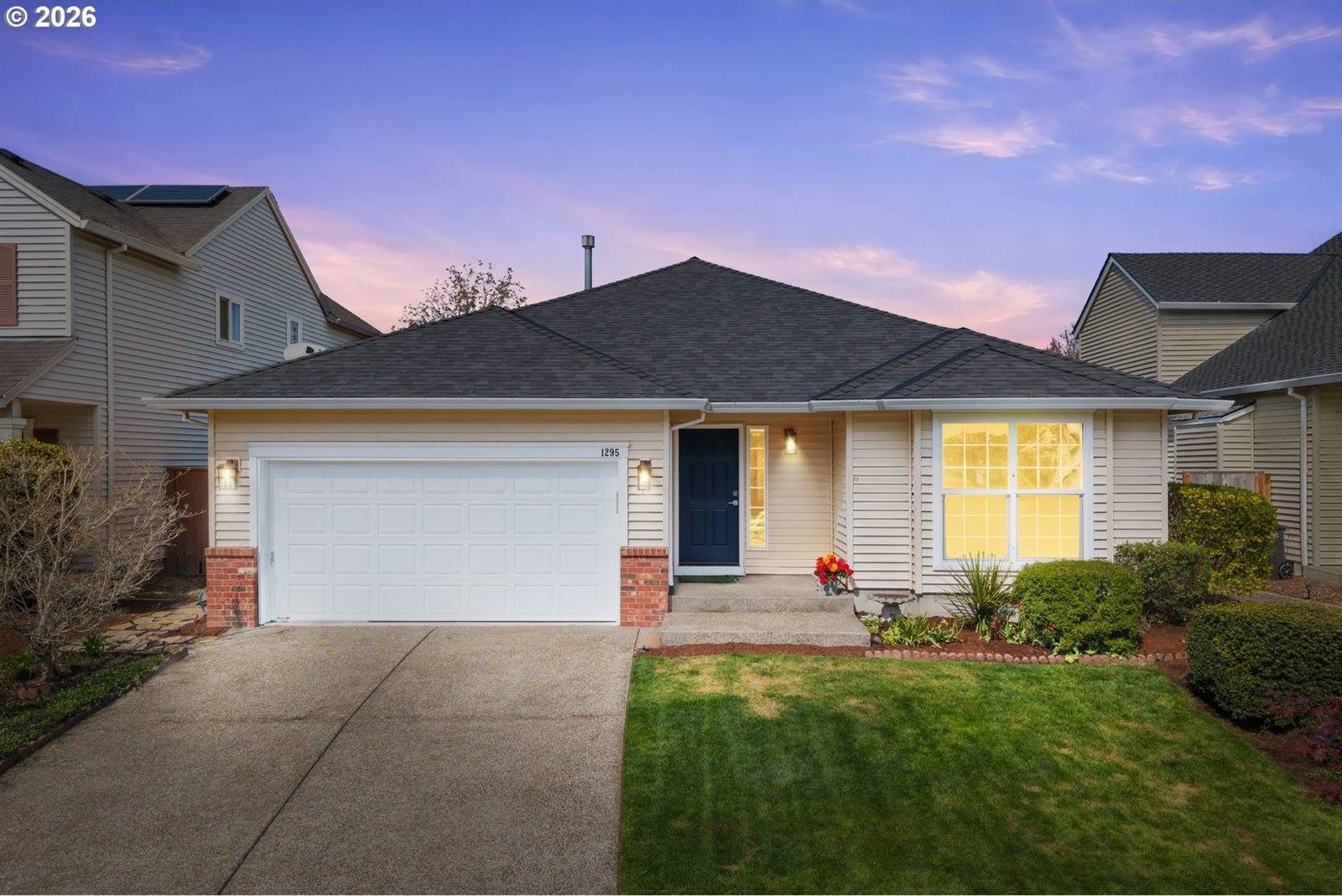 1295 NE Setting Sun Dr, Hillsboro, OR 97124