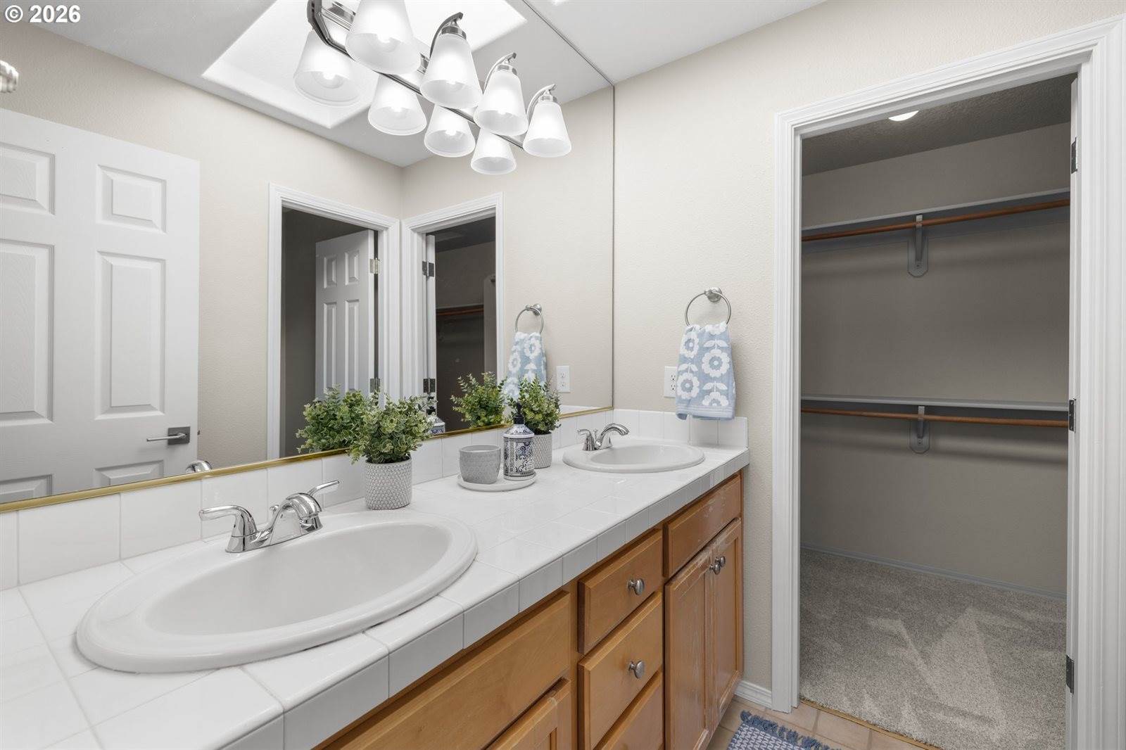 1295 NE Setting Sun Dr, Hillsboro, OR 97124