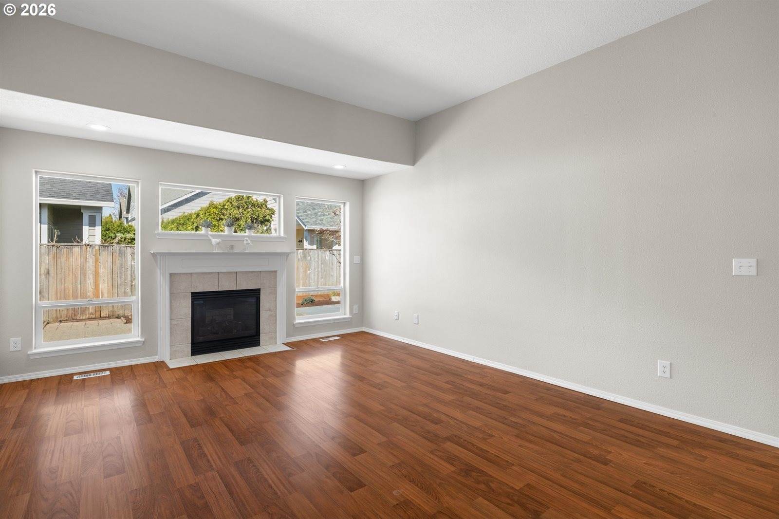 1295 NE Setting Sun Dr, Hillsboro, OR 97124