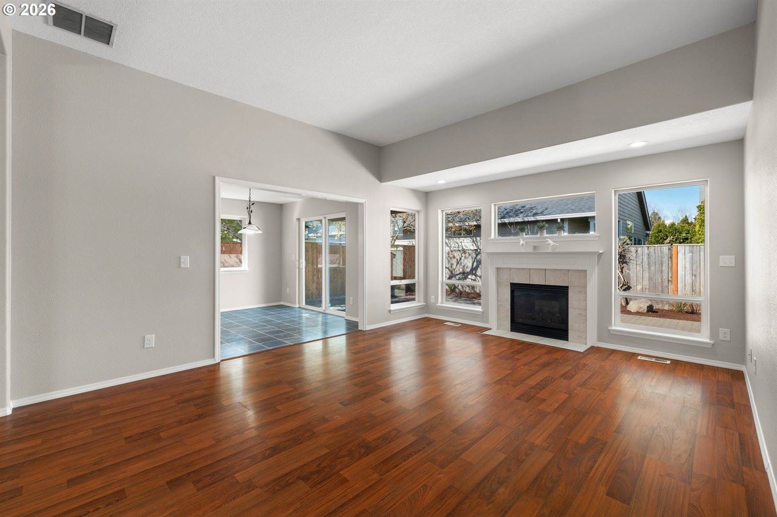 1295 NE Setting Sun Dr, Hillsboro, OR 97124