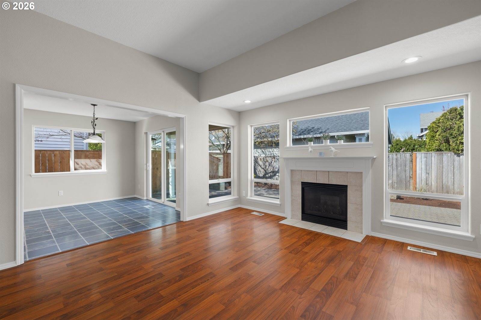 1295 NE Setting Sun Dr, Hillsboro, OR 97124