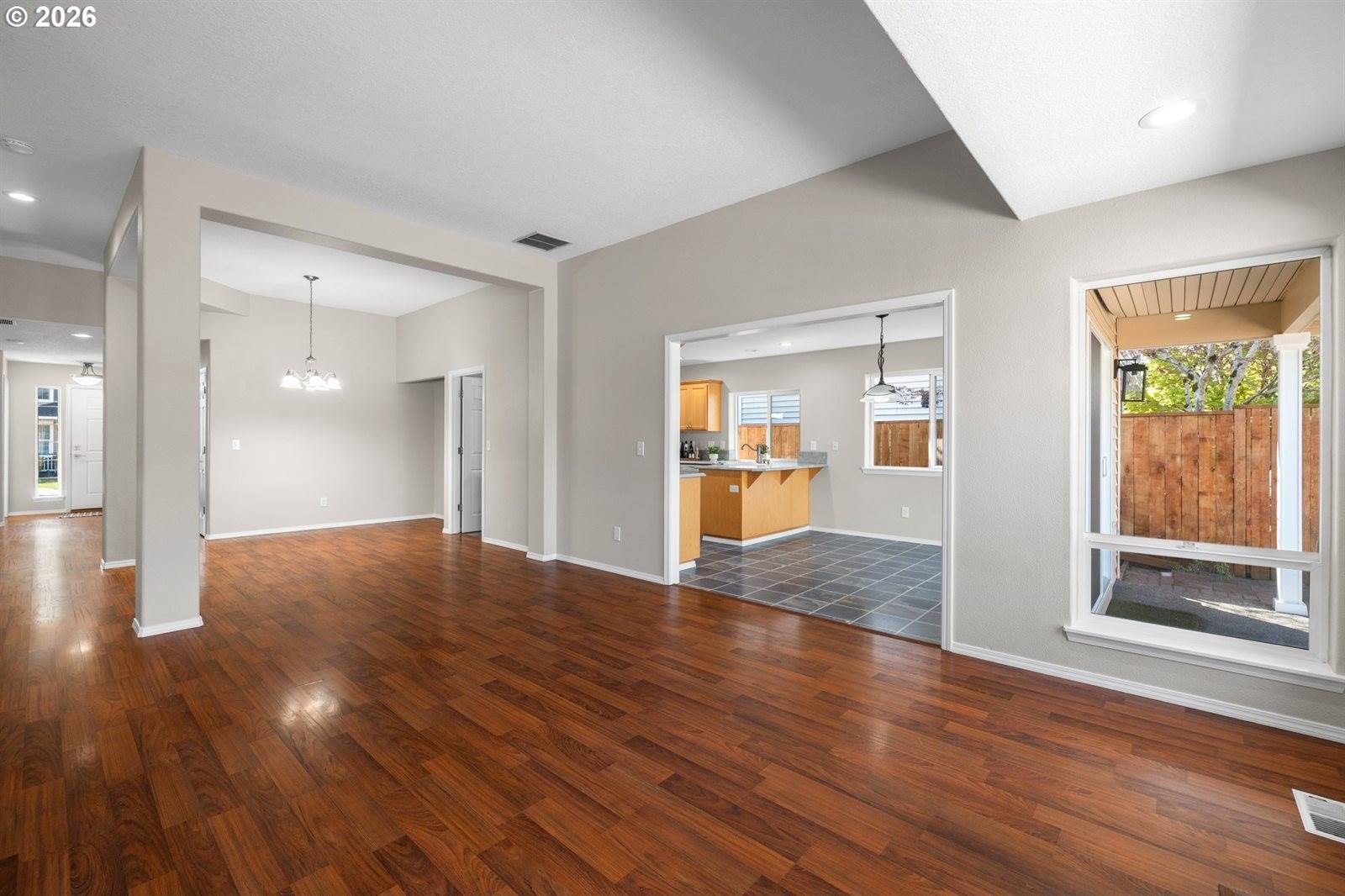 1295 NE Setting Sun Dr, Hillsboro, OR 97124