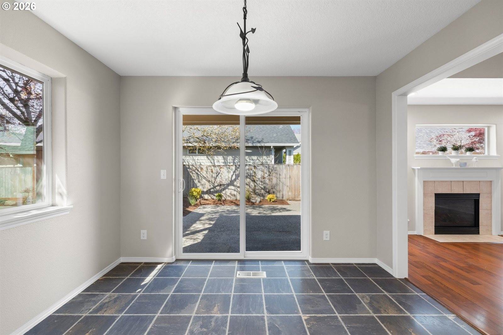 1295 NE Setting Sun Dr, Hillsboro, OR 97124