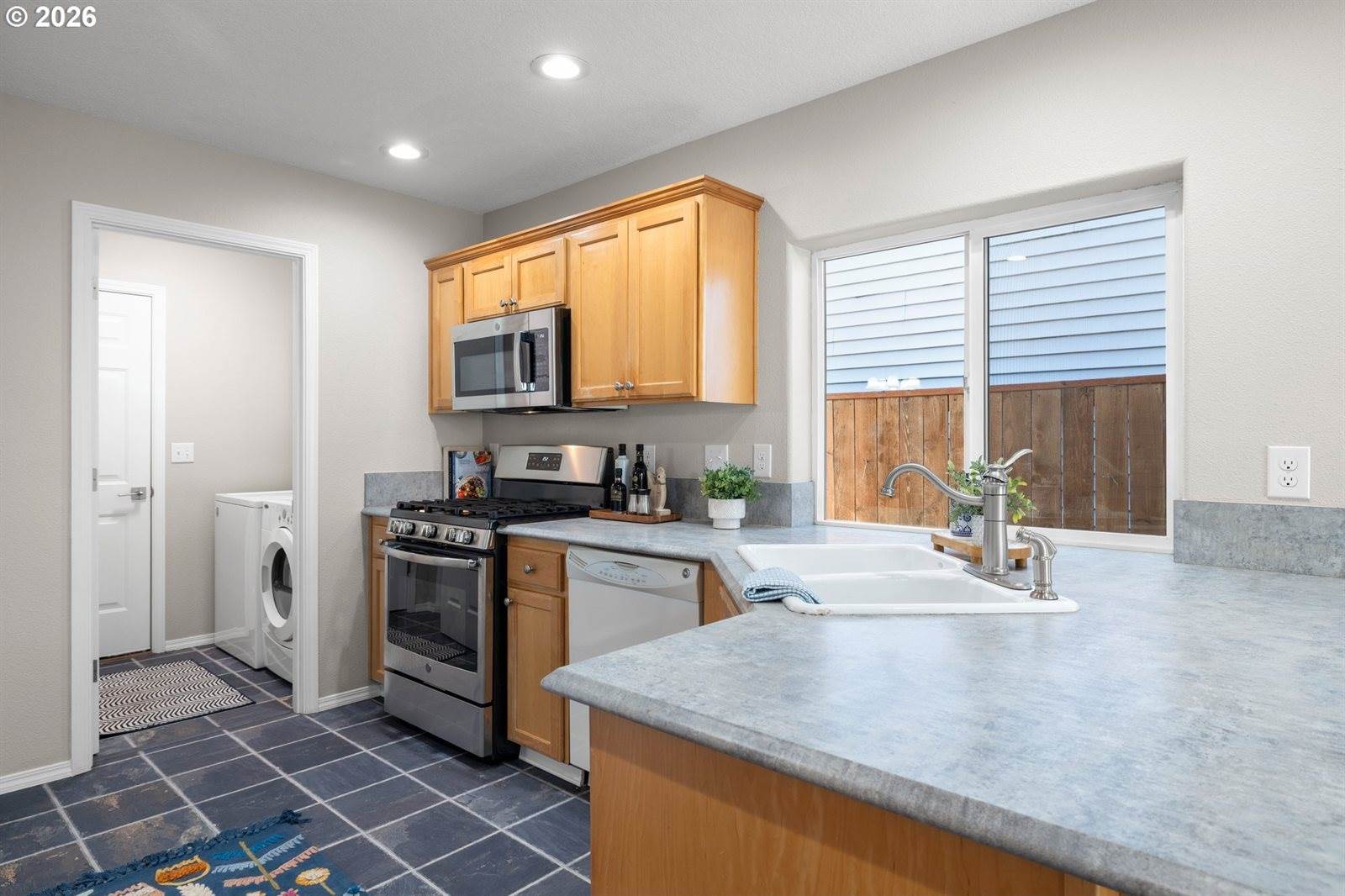 1295 NE Setting Sun Dr, Hillsboro, OR 97124