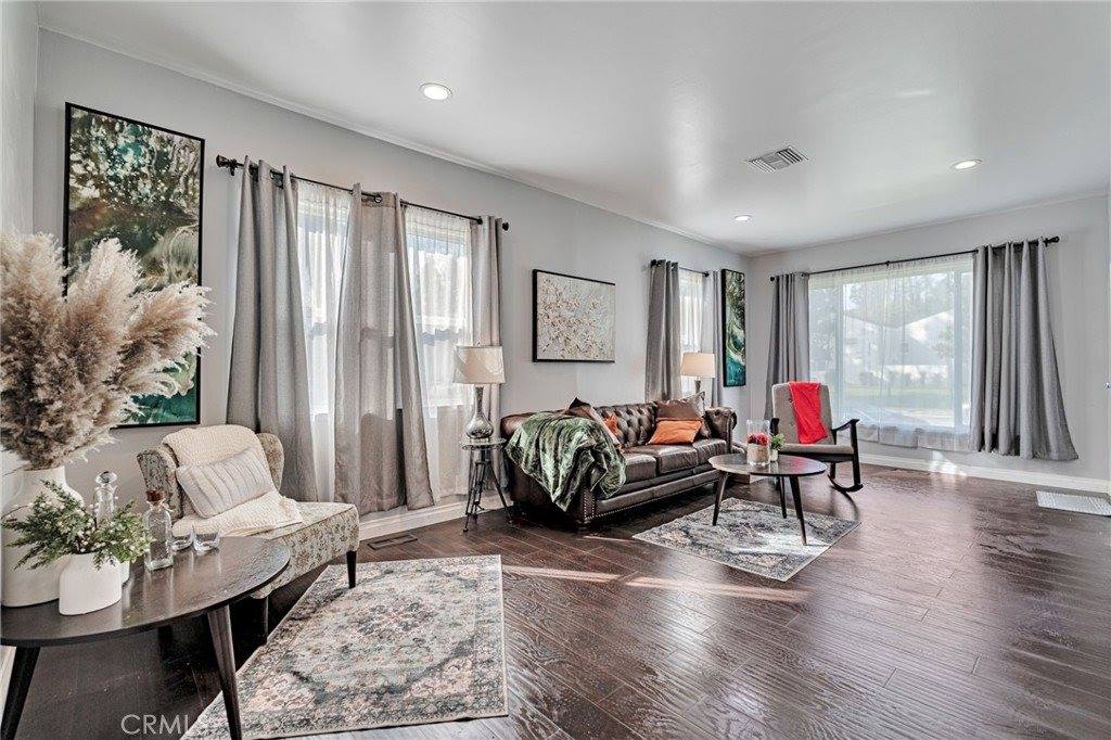 70 W Claremont St, Pasadena, CA 91103