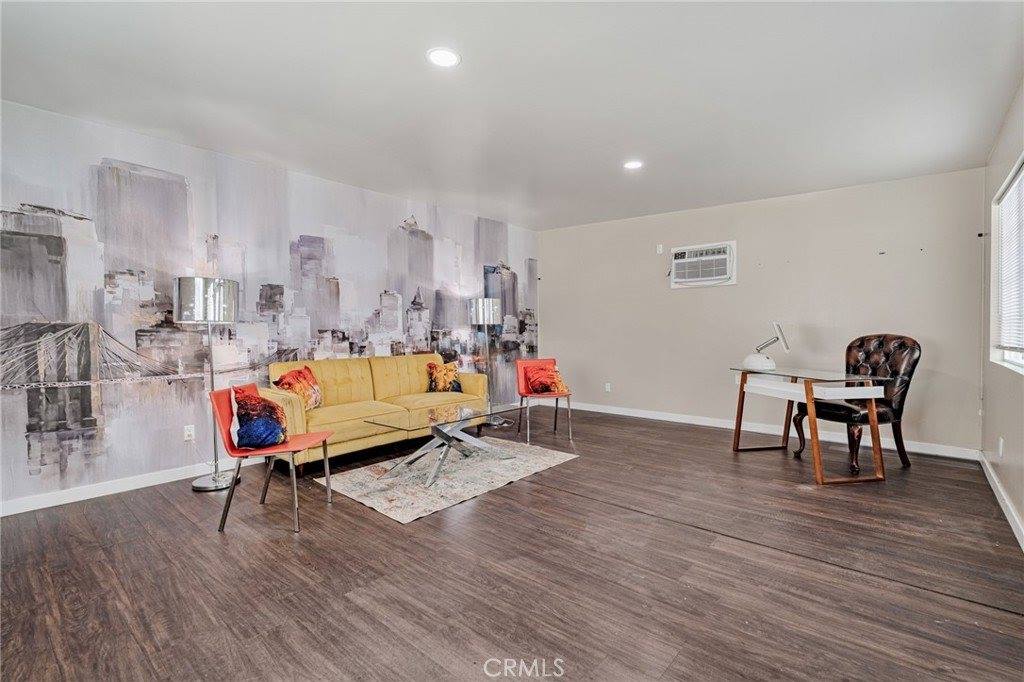 70 W Claremont St, Pasadena, CA 91103