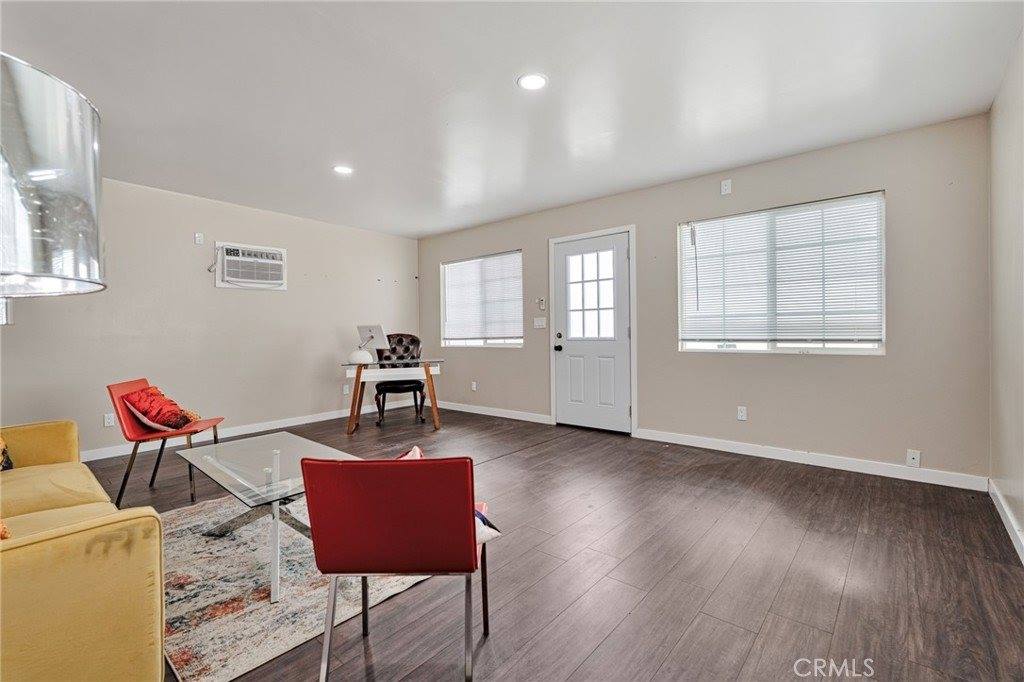 70 W Claremont St, Pasadena, CA 91103