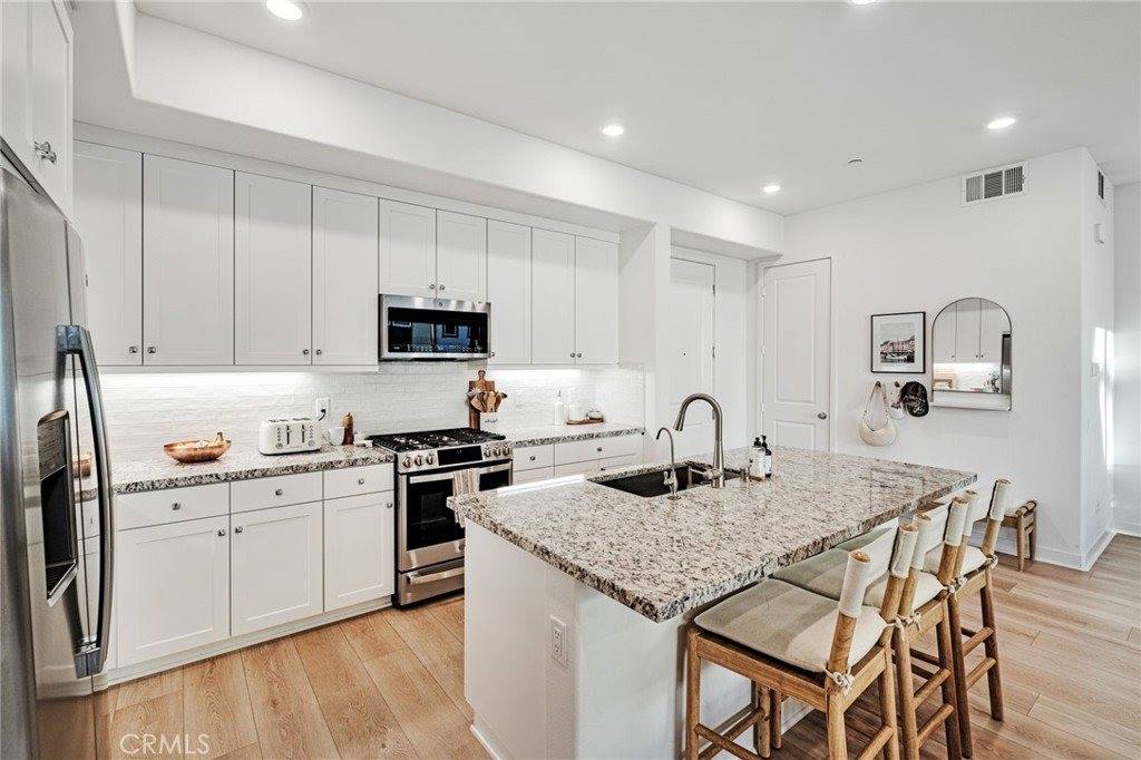 26958 Sandbar Willow Pl, #205, Valencia, CA 91355