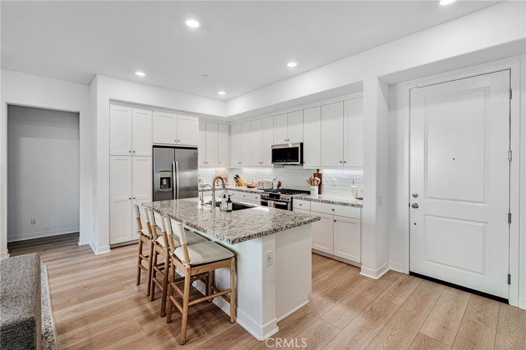 26958 Sandbar Willow Pl, #205, Valencia, CA 91355