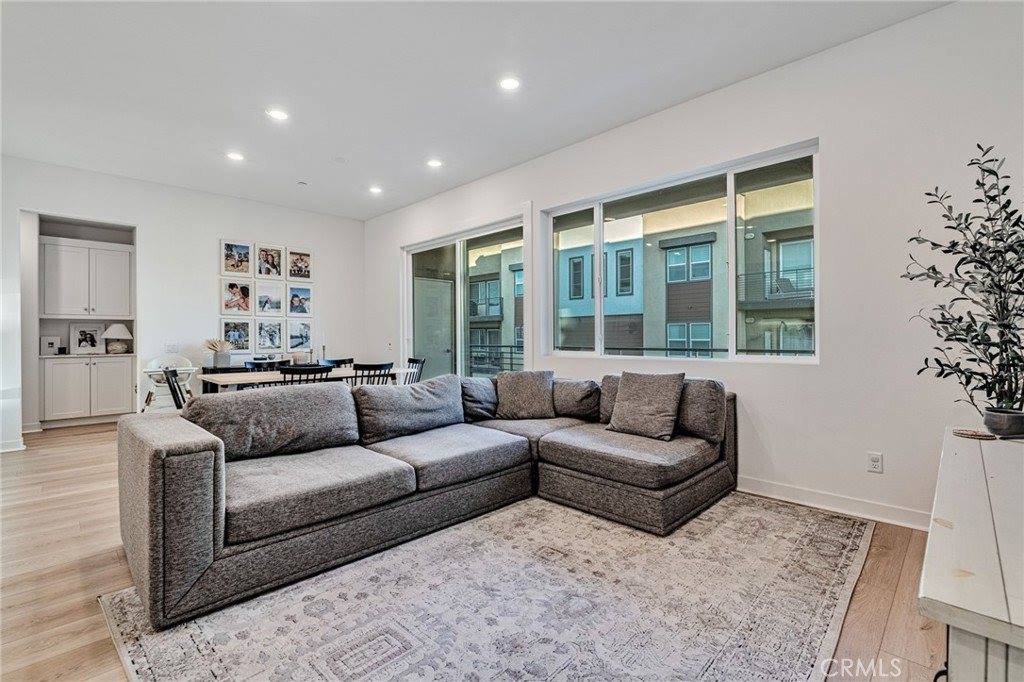 26958 Sandbar Willow Pl, #205, Valencia, CA 91355