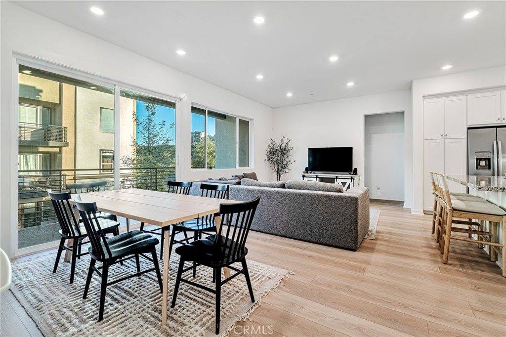 26958 Sandbar Willow Pl, #205, Valencia, CA 91355