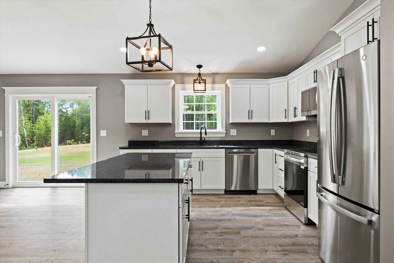 633 Streamside Avenue, Hermon, ME 04401