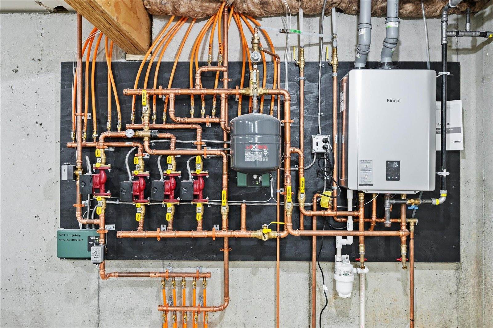 633 Streamside Avenue, Hermon, ME 04401