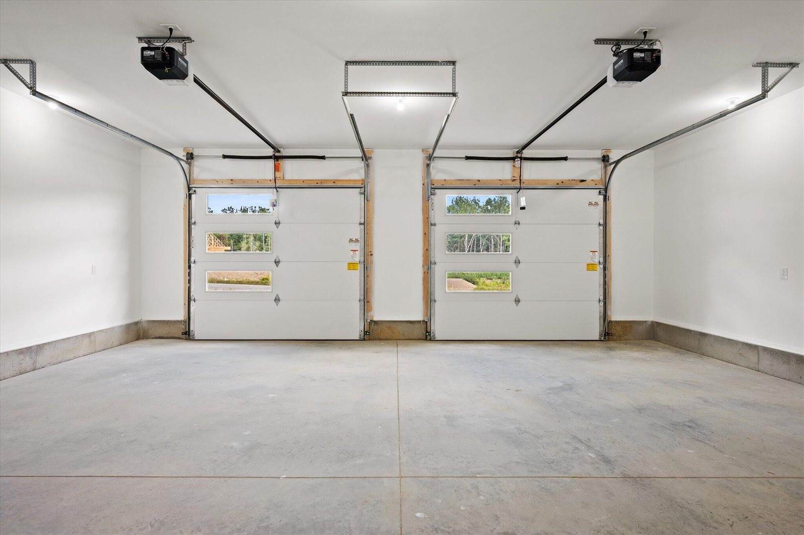 633 Streamside Avenue, Hermon, ME 04401