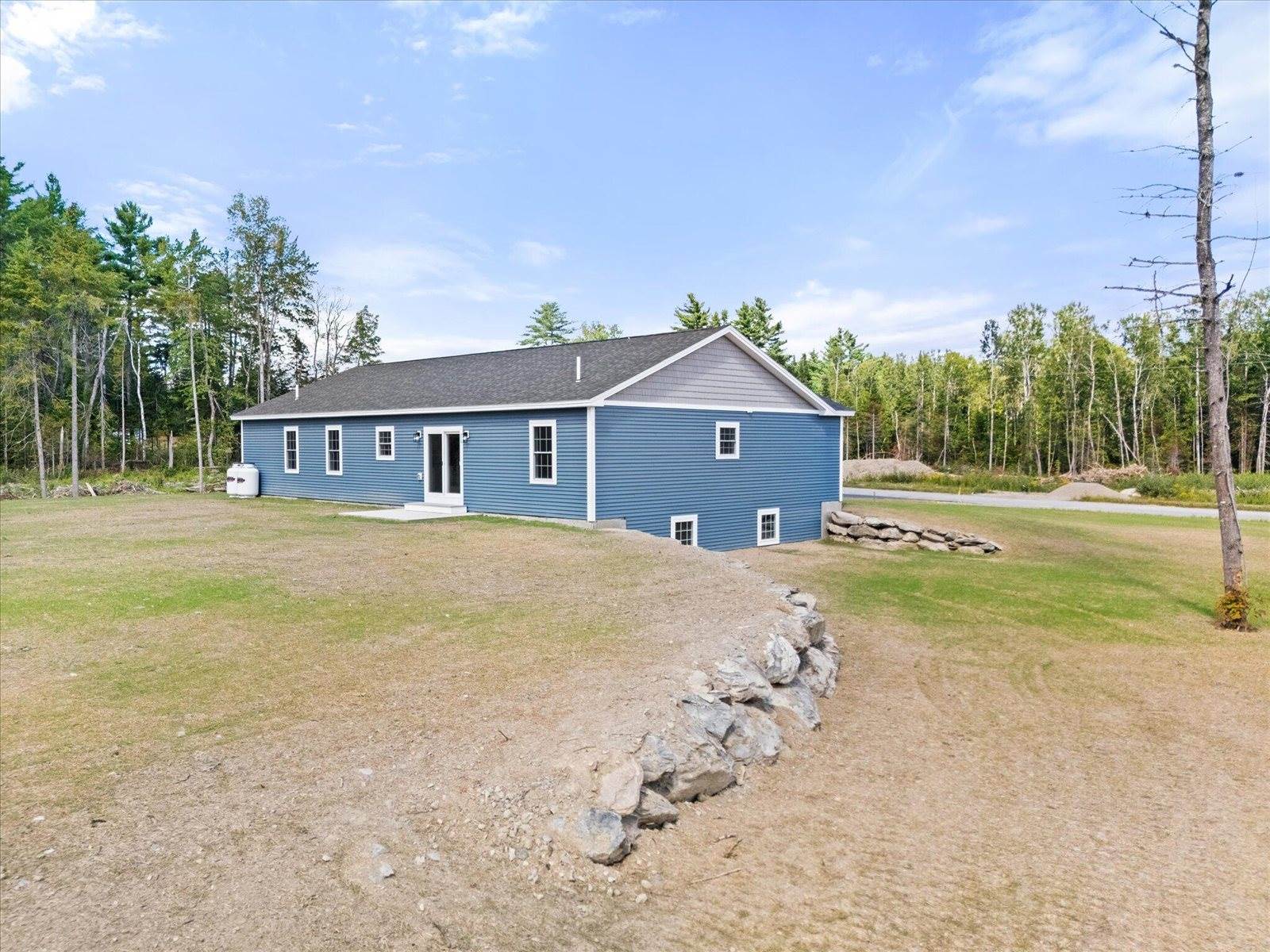 633 Streamside Avenue, Hermon, ME 04401