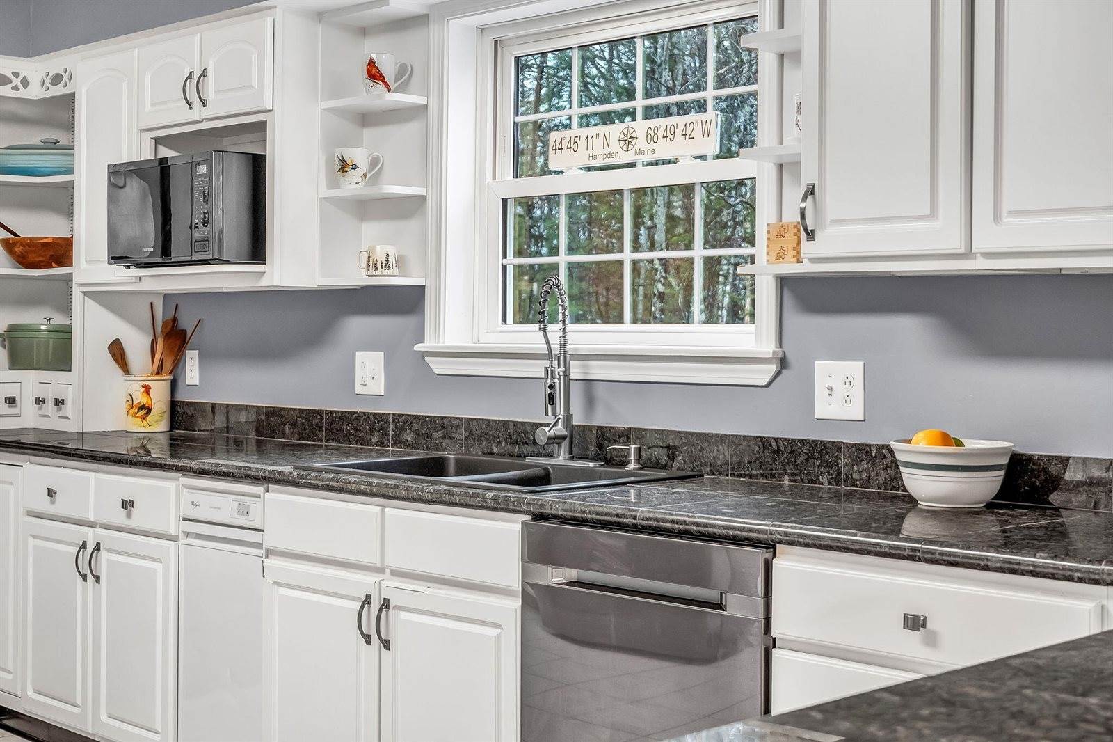 12 Surrey Lane, Hampden, ME 04444