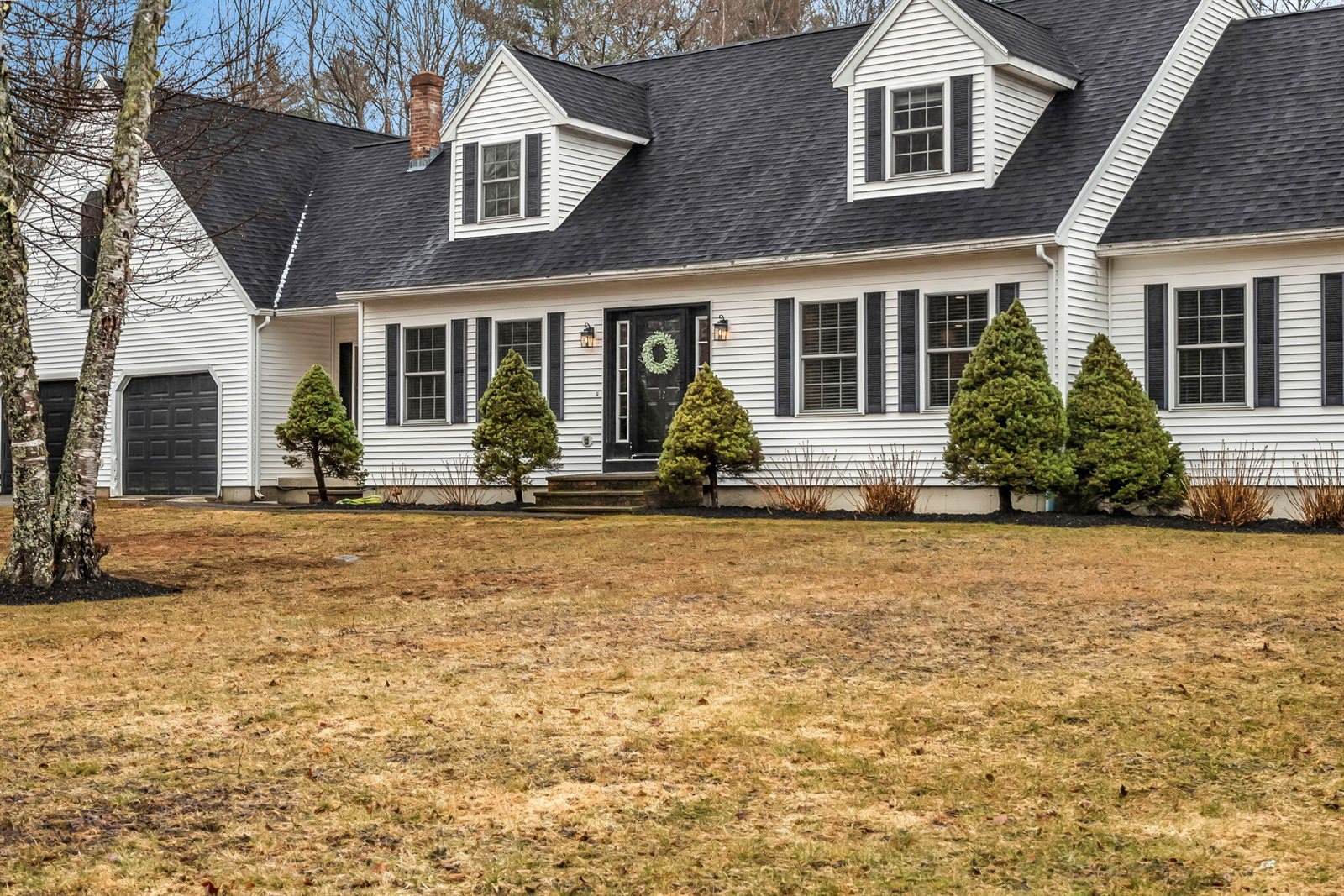 12 Surrey Lane, Hampden, ME 04444