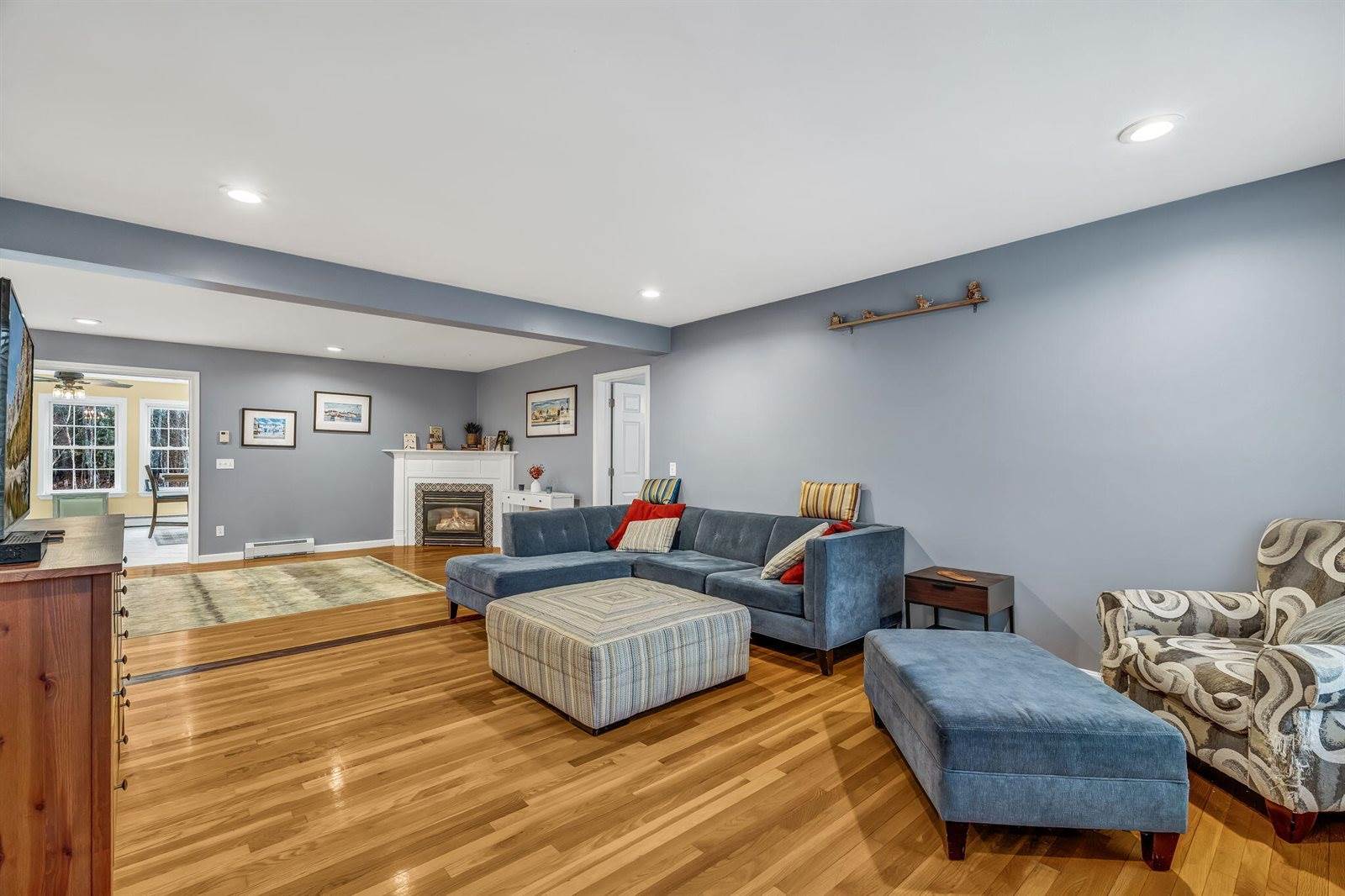 12 Surrey Lane, Hampden, ME 04444